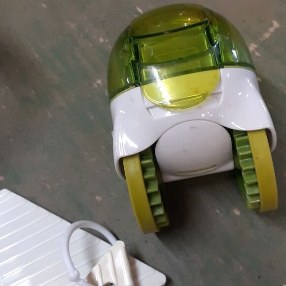 Bundle of Mandoline fruit and vegetable slicer with 3  blades & garlic mincer. - Picture 6 of 7